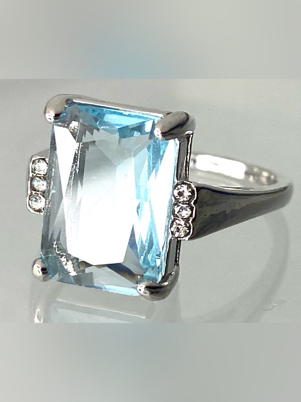 Sterling Silver Blue Square Gemstone Ring w light box - Picture 3 of 5